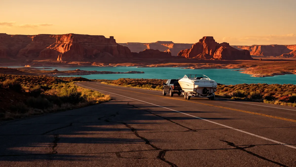 How to get to Lake Powell: closest airports and drive times