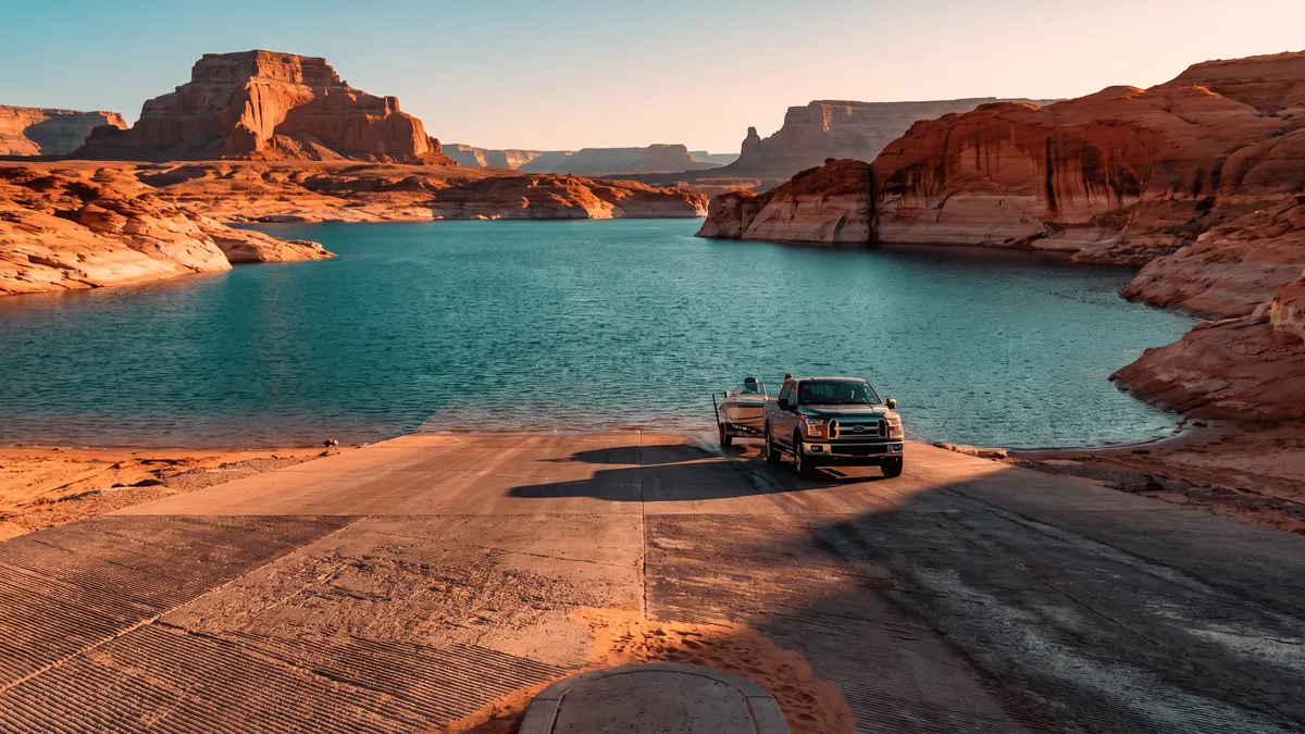Bringing your own boat to Lake Powell: fees, ramps and exit rules